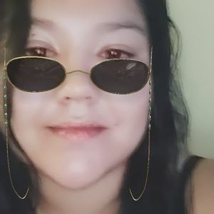 Meet your Posher, Halaina